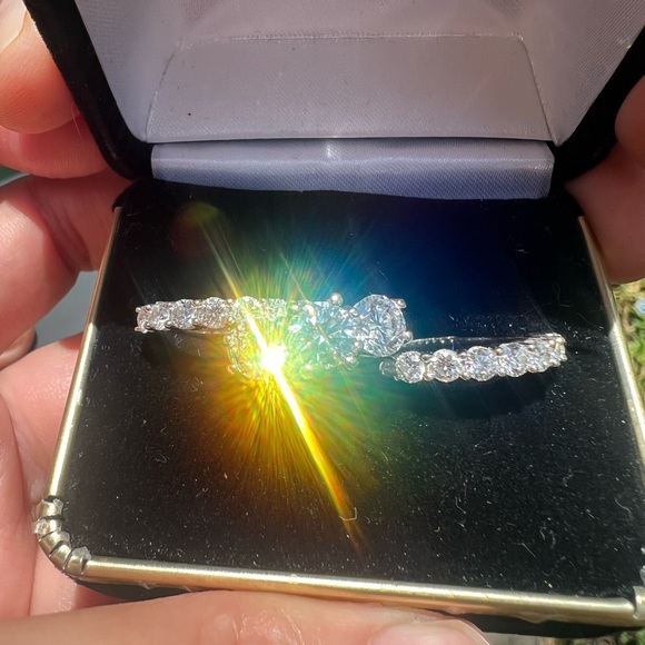 Diamond ring - Picture 2 of 8